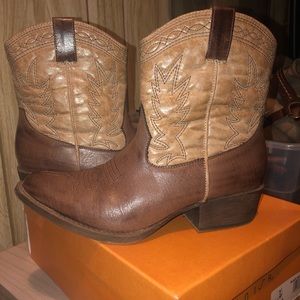 Women’s cowboy boots